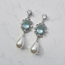 Load image into Gallery viewer, Aqua Jewel Princess Earrings - Simple (ITZY Yeji Earrings)