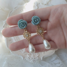 Load image into Gallery viewer, Elegant Mint Rose Earrings (fromis_9 Chaeyoung Earrings)