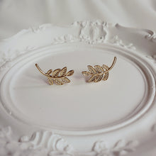 Load image into Gallery viewer, Laurel Leaves Earrings