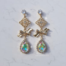 Load image into Gallery viewer, Oriental Princess Earrings - Aurora