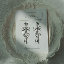 Load image into Gallery viewer, Sweet Silver Key Earrings (LOONA Heejin, Billlie Haruna Earrings)