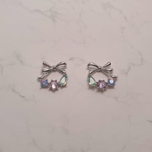 Petit Ribbon Wreath Earrings - Silver