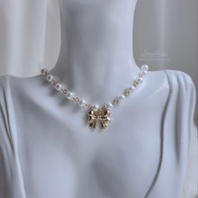 Load image into Gallery viewer, Adorable Ribbon Pearl Choker - Gold ver. (Billlie Sheon Necklace)