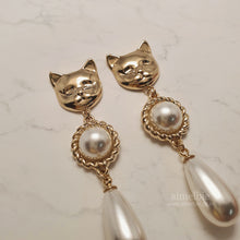 Load image into Gallery viewer, Melbie The Cat Series - The Elegance Earrings (Gold ver.)