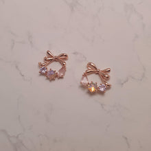 Load image into Gallery viewer, Petit Ribbon Wreath Earrings - Rosegold