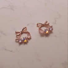 Load image into Gallery viewer, Petit Ribbon Wreath Earrings - Rosegold
