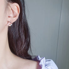 Load image into Gallery viewer, Petit Ribbon Wreath Earrings - Rosegold