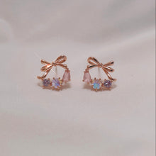 Load image into Gallery viewer, Petit Ribbon Wreath Earrings - Rosegold