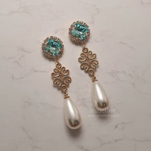 Load image into Gallery viewer, Aquamarine Princess Earrings