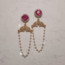 Load image into Gallery viewer, Fuchsia Queen Earrings