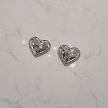 Load image into Gallery viewer, [Aespa NingNing, Red Velvet Joy, IVE Gaeul, ITZY Yuna Earrings] Silver Laced Hearts Earrings
