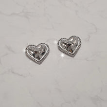 Load image into Gallery viewer, [Aespa NingNing, Red Velvet Joy, IVE Gaeul, ITZY Yuna Earrings] Silver Laced Hearts Earrings