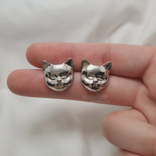 Load image into Gallery viewer, Melbie The Cat Series - Cat Face Earrings (Silver) (Red Velvet Joy, VIVIZ Sinb Earrings)