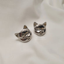 Load image into Gallery viewer, Melbie The Cat Series - Cat Face Earrings (Silver) (Red Velvet Joy, VIVIZ Sinb Earrings)