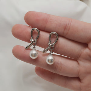 Daily Silver Ribbon Earrings (IVE Wonyoung, Yujin, STAYC Sieun, Oh My Girl Hyojung, Seunghee Earrings)