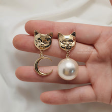 Load image into Gallery viewer, Melbie The Cat Series - Moon and Big Pearl Earrings (Gold ver.)