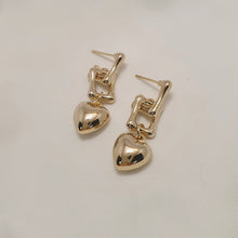 Load image into Gallery viewer, Urban Golden Heart Earrings