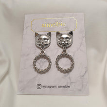 Load image into Gallery viewer, Melbie The Cat Series - Antique Cat Knobs Earrings (Silver ver.)
