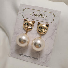 Load image into Gallery viewer, Melbie The Cat Series - Big Pearl Earrings (Gold ver.)