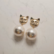 Load image into Gallery viewer, Melbie The Cat Series - Big Pearl Earrings (Gold ver.)
