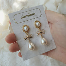 Load image into Gallery viewer, Little Women Earrings - Gold ver. (STAYC J Earrings)