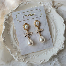 Load image into Gallery viewer, Little Women Earrings - Gold ver. (STAYC J Earrings)