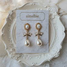 Load image into Gallery viewer, Little Women Earrings - Gold ver. (STAYC J Earrings)