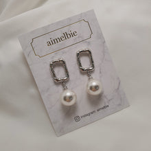 Load image into Gallery viewer, Judy Earrings - Silver (Cherry Bullet Jiwon Earrings)
