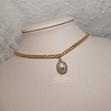 Load image into Gallery viewer, [KARA Han Seungyeon Necklace] Elizabeth Choker Necklace - Gold ver.