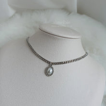 Load image into Gallery viewer, Elizabeth Choker Necklace - Silver ver.