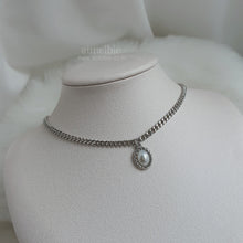 Load image into Gallery viewer, Elizabeth Choker Necklace - Silver ver.