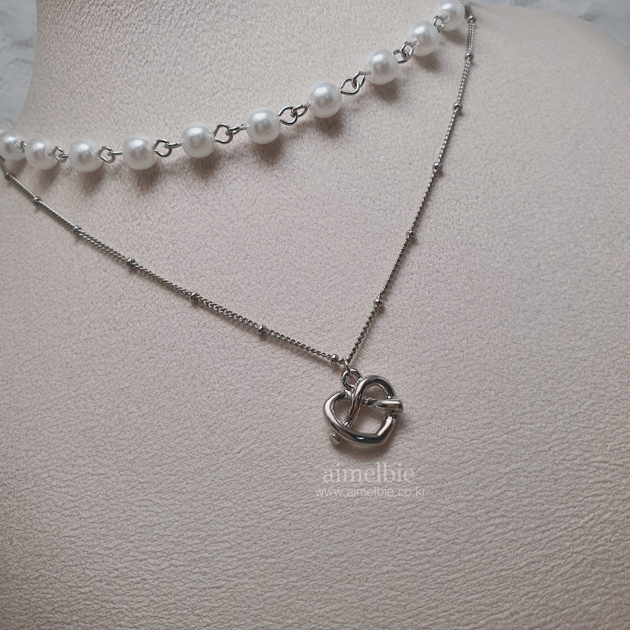 Pretzel Layered Pearl Choker Necklace - Silver ver Pretzel Layered Pearl Choker Necklace - Silver ver