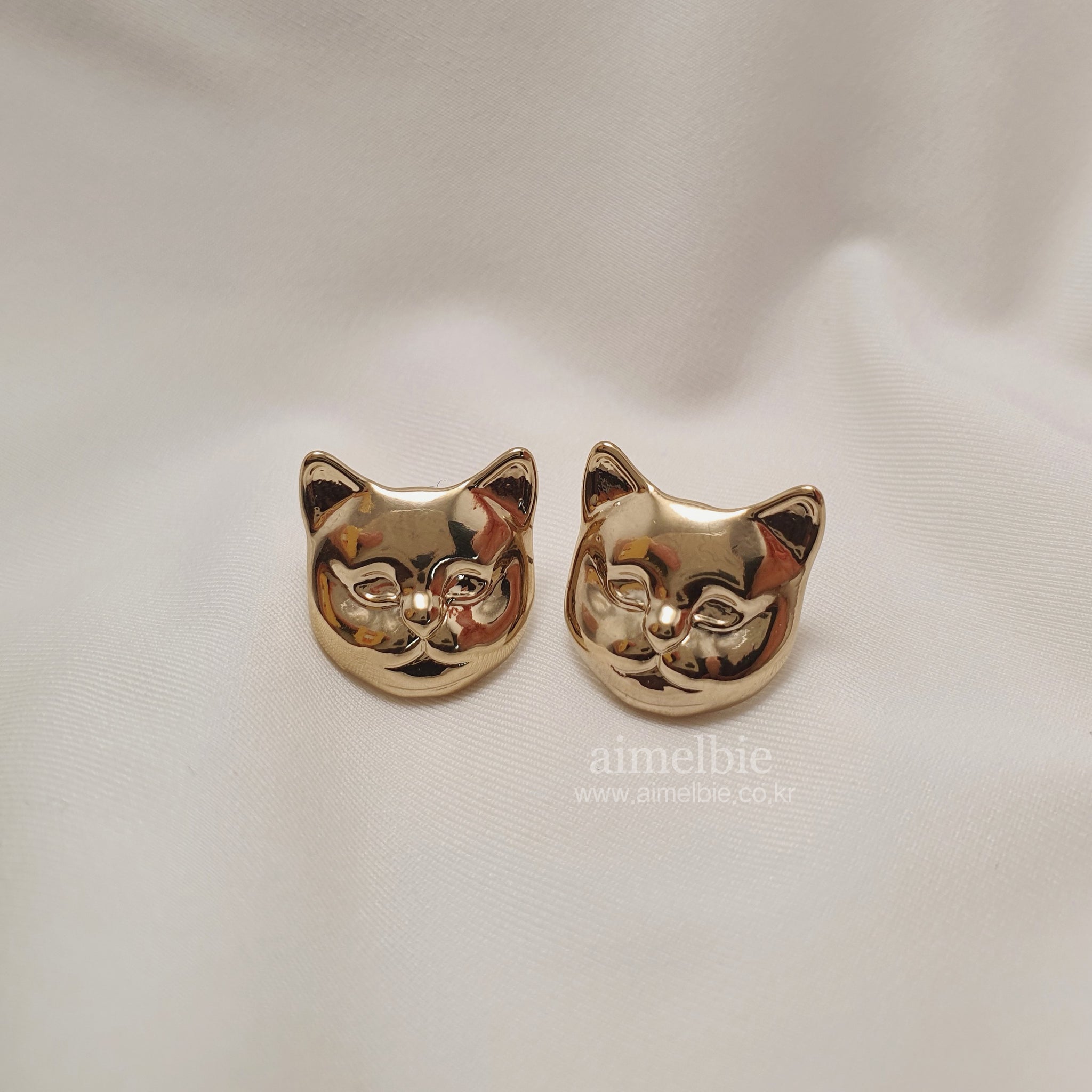 14K Solid Gold Smiling Cat Earrings
