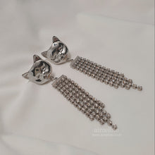 Load image into Gallery viewer, Melbie The Cat Series - City of Blinding Lights (Silver ver.)