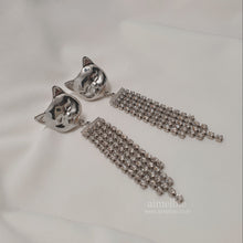 Load image into Gallery viewer, [KARA Heo Youngji Earrings] Melbie The Cat Series - City of Blinding Lights (Silver ver.)