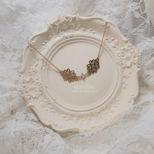 Load image into Gallery viewer, Gold Princess Semi-Choker Necklace