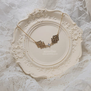 Gold Princess Semi-Choker Necklace