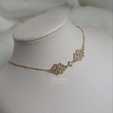 Load image into Gallery viewer, Gold Princess Semi-Choker Necklace