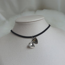 Load image into Gallery viewer, [Aespa Winter Choker] Vintage Heart Locket Choker - Silver ver.
