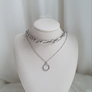 Urban Chain Layered Choker Necklace (Risabae Necklace)