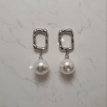 Load image into Gallery viewer, Judy Earrings - Silver (Cherry Bullet Jiwon Earrings)