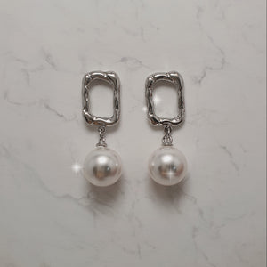 Judy Earrings - Silver (Cherry Bullet Jiwon Earrings)