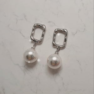 Judy Earrings - Silver (Cherry Bullet Jiwon Earrings)