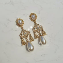 Load image into Gallery viewer, Rococo Chandelier Earrings - Gold