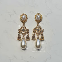 Load image into Gallery viewer, Rococo Chandelier Earrings - Gold