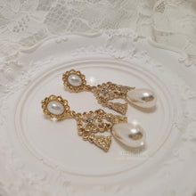 Load image into Gallery viewer, Rococo Chandelier Earrings - Gold