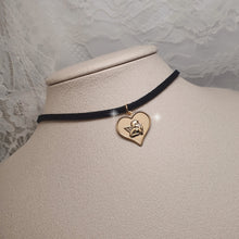 Load image into Gallery viewer, Baby Angel Heart Choker - Gold ver (Kep1er Xiaoting, Dreamcatcher Dami Necklace)