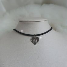 Load image into Gallery viewer, Baby Angel Heart Choker - Silver ver. (Kep1er Youngeun Necklace)