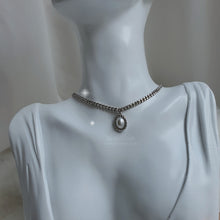 Load image into Gallery viewer, Elizabeth Choker Necklace - Silver ver.