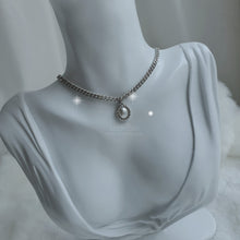 Load image into Gallery viewer, Elizabeth Choker Necklace - Silver ver.